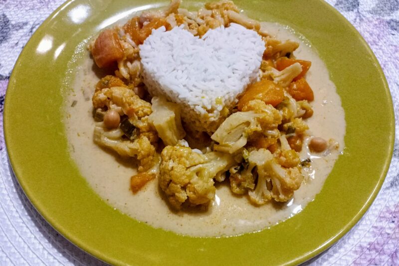 Karfiolos-sütőtökös curry